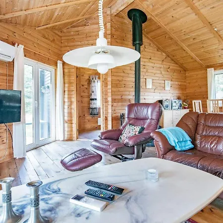 9 Person In Hurup Thy-by Traum Sindrup