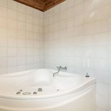 9 Person In Hurup Thy-by Traum Sindrup